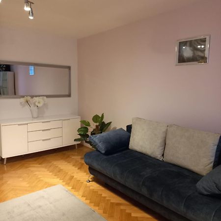 Apartment Blue Moon ลูบลิยานา ภายนอก รูปภาพ